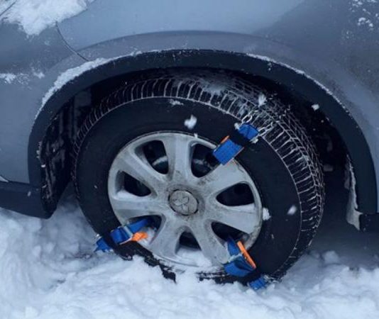 Що українським водіям необхідно мати в багажнику перед зимовим сезоном