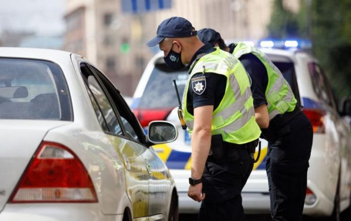 Водіям розповіли про запитання від поліції, на які вони не зобов’язані відповідати