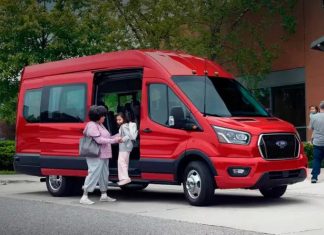 Ford оголосив про нове відкликання фургонів Transit