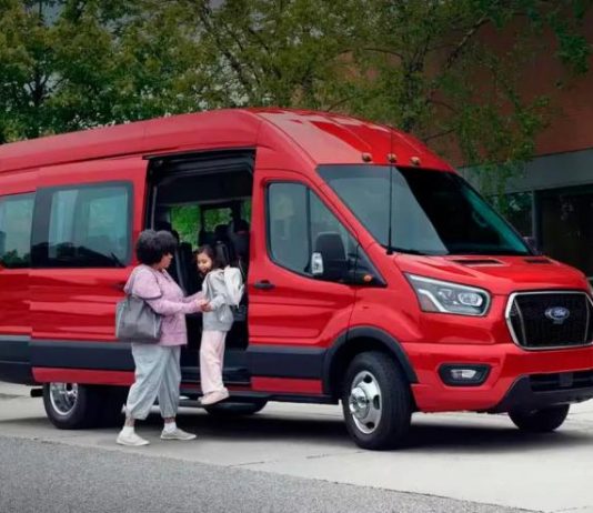 Ford оголосив про нове відкликання фургонів Transit Ford оголосив про нове відкликання фургонів Transit