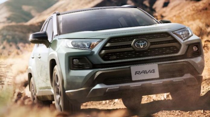 Офіційно представлений Toyota RAV4 2025: модель доступна виключно з повним приводом