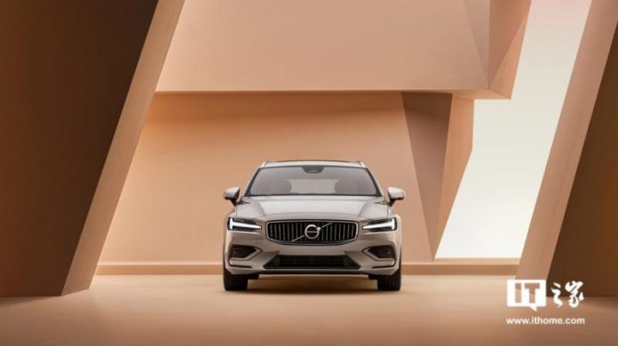 Представлено оновлений Volvo V60 2025: опубліковано ціни та оснащення