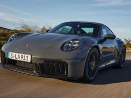 Porsche порадила не їздити на спорткарах через ризик відриву коліс