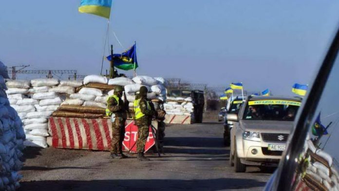 Юрист роз'яснив, чи законно зупиняти авто співробітниками ТЦК для вручення повісток