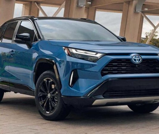 Toyota RAV4 і Lexus NX відкликають через ризик відпадіння коліс і гальм