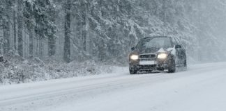 Названо 4 зимові помилки водіїв, які руйнують зчеплення і трансмісію авто