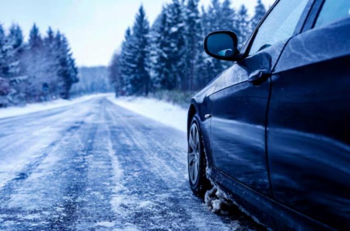 Як не потрапити в аварію на зимовій дорозі: 5 важливих порад для водіїв