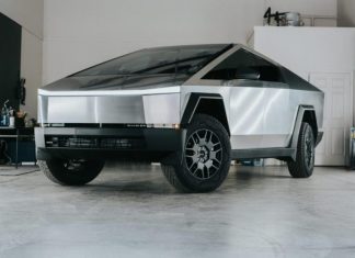 Tesla призупинила виробництво електропікапу Cybertruck