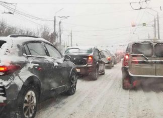 Готуємося до зимових поїздок: три основні поради для водіїв