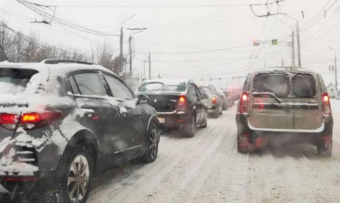 Експерт розповів, чому повільна їзда може нашкодити двигуну