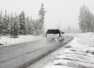 В автошколі назвали прості поради для безпечного зимового водіння