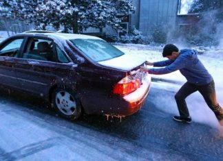 Автомеханік попередив про ризики запуску двигуна автомобіля з штовхача