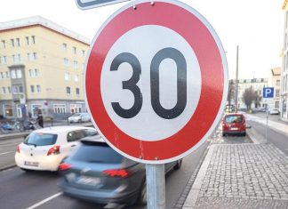 Швидкість обмежать до 30 км/год: які зміни чекають на водіїв