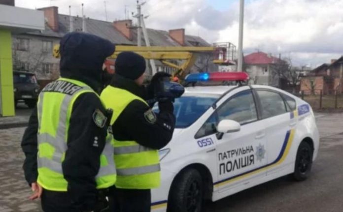 Що робити, коли вас зупиняють без причини: поради водіям