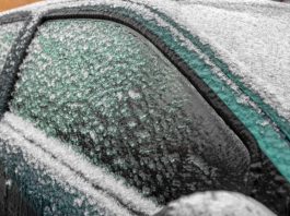 Зимова небезпека на дорогах: як крижаний дощ впливає на безпеку водіїв Зимова небезпека на дорогах: як крижаний дощ впливає на безпеку водіїв