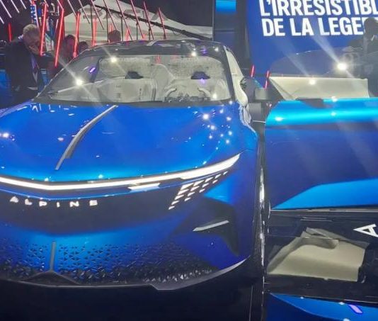 Новий кросовер Alpine A390 виходить на тести в екстремальних зимових умовах Новий кросовер Alpine A390 виходить на тести в екстремальних зимових умовах