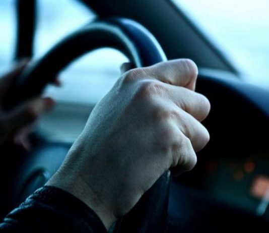 Зеленський підписав два закони, які вплинуть на всіх автомобілістів Зеленський підписав два закони, які вплинуть на всіх автомобілістів