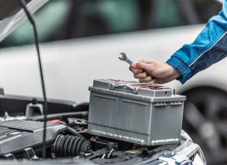 Як безпечно заряджати акумулятор автомобіля взимку: 5 найкращих способів