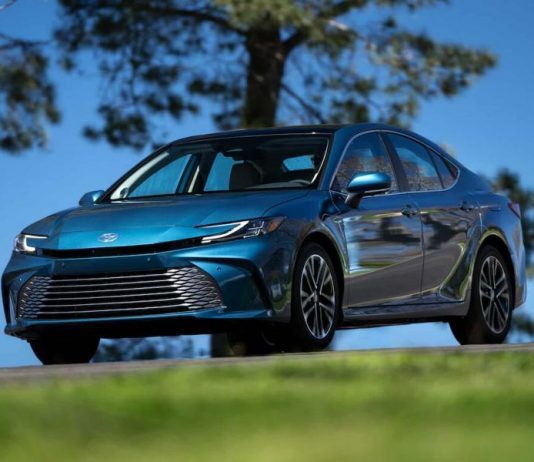 5 недоліків останньої Toyota Camry, які дратують власників