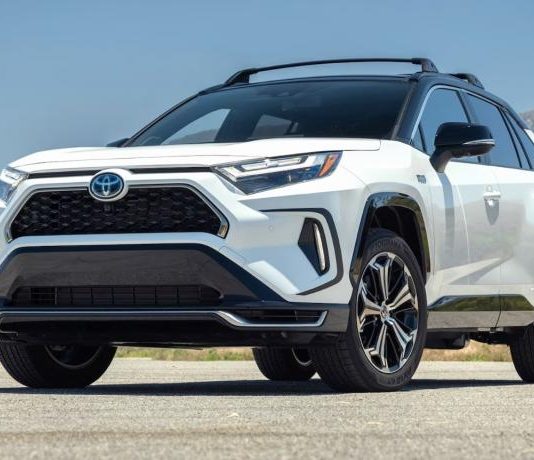 Власники Toyota RAV4 назвали три головні недоліки кросовера