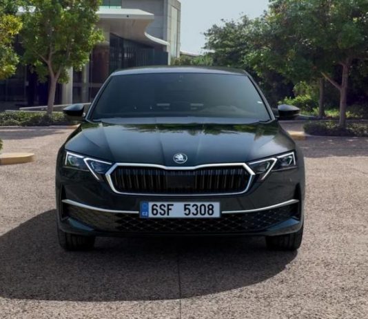 Skoda Octavia отримає електричну версію у 2029 році