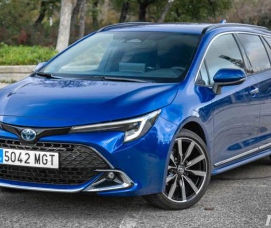 Оновлена Toyota Corolla 2025 втратила потужний двигун