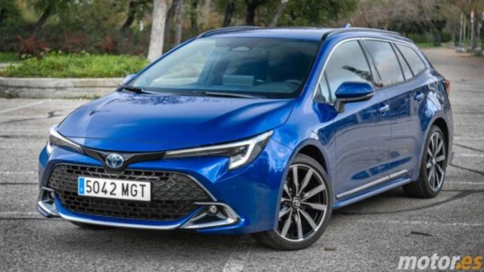 Оновлена Toyota Corolla 2025 втратила потужний двигун