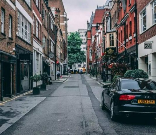 У Великій Британії винайшли унікальне дорожнє покриття У Великій Британії винайшли унікальне дорожнє покриття