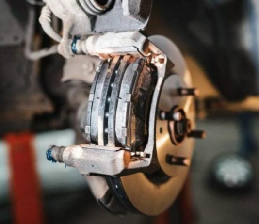 Основні помилки водіїв, які скорочують термін служби гальмівних колодок