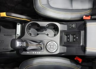 Чому машину з АКП можна завести тільки з натиснутою педаллю гальма
