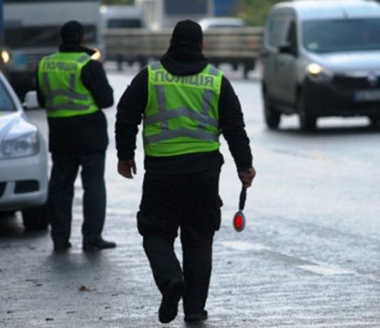 Зупинка на вимогу поліції: як не потрапити на штраф