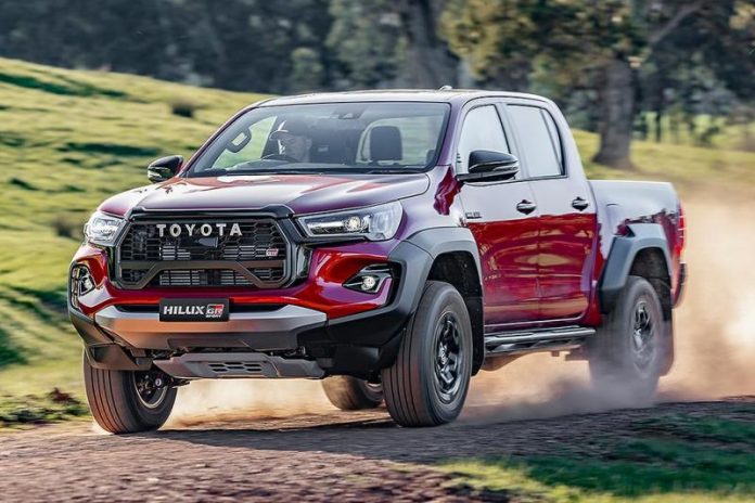 Розкрито інформацію про оновлений пікап Toyota Hilux GR Sport 2025 року