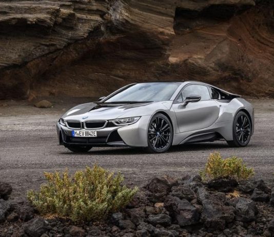 Новий BMW i8 показали на перших зображеннях