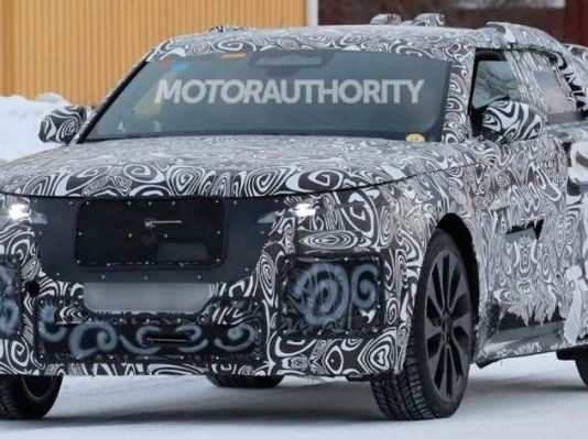 Наступник Range Rover Velar 2026 року показали на відео