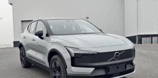 Volvo показала EX30 Cross Country на реальних фотографіях