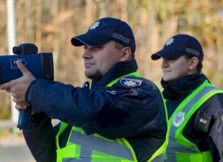Поліція не зможе штрафувати водіїв за швидкість у погану погоду