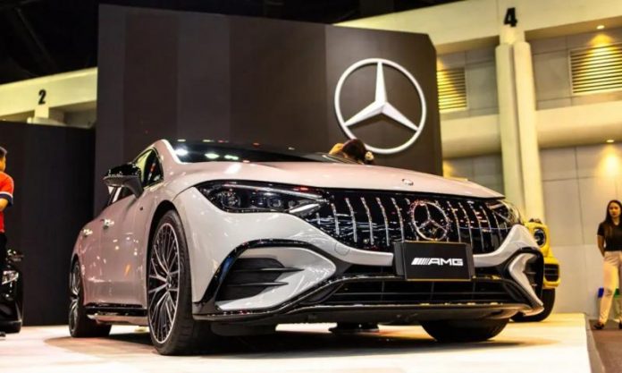 Mercedes-Benz розробила фарбу, яка може заряджати батарею автомобіля від сонця