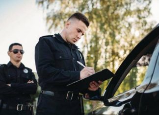 Власників авто з США в Україні почали знову штрафувати