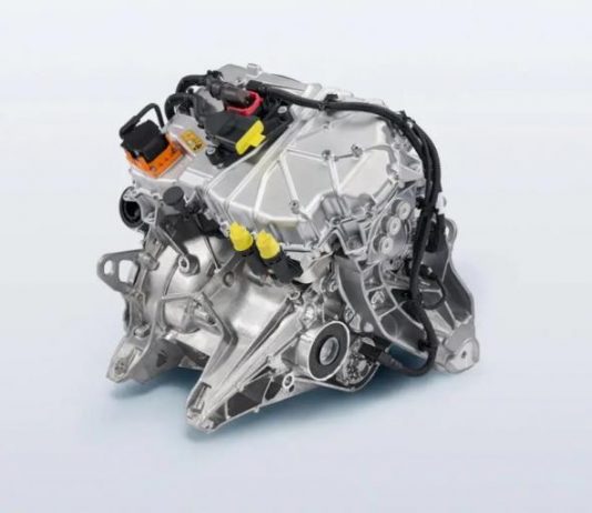 BMW оновлює електромотори: повний привід тепер працює і під час руху назад BMW оновлює електромотори: повний привід тепер працює і під час руху назад