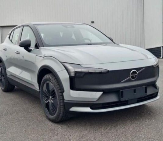 Новий кросовер Volvo EX30 Cross Country, якому не потрібен бензин, коштуватиме менше $14 000 Новий кросовер Volvo EX30 Cross Country, якому не потрібен бензин, коштуватиме менше $14 000