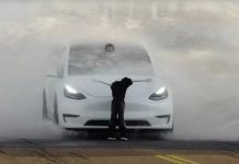 Блогери знайшли новий спосіб обдурити автопілот Tesla