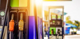 АЗС знову знизили ціни: дешевшають бензин, дизель і газ