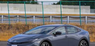 Завод Toyota постраждав від граду: виробництво Prius і Corolla під загрозою