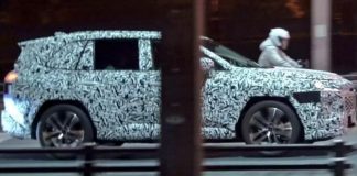 У Мережі з'явилися знімки серійного Toyota RAV4 з Японії