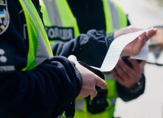 Патрульна поліція взялася за водіїв, які ігнорують поворотники