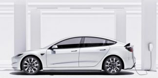 Tesla підняла планку безпеки: чому електрокари безпечніші, ніж ми думаємо