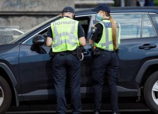 5 фраз, які допоможуть уникнути конфлікту з поліціянтом за кермом
