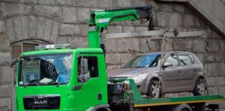 Як українцям захистити свої авто від незаконної евакуації зі дворів
