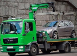 Як українцям захистити свої авто від незаконної евакуації зі дворів
