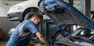 Автомеханіки можуть обдурити: які схеми використовують на СТО